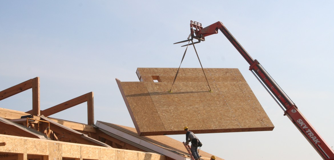 WHY YOU SHOULD CONSIDER STRUCTURAL INSULATED PANELS (SIPS) FOR YOUR CUSTOM HOME